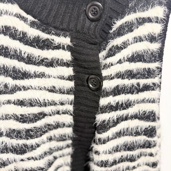 Chico's 2 Button Alaina Fuzzy Wool Mohair Blend Stripe Sweater Vest Size 2 - Picture 5 of 12